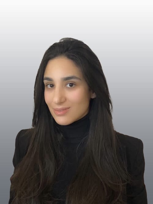 Nour Hached, votre ingénieur d'affaires big data disponible et à l'écoute de nos clients. Elle assure une veille de la qualité des données de votre site internet.